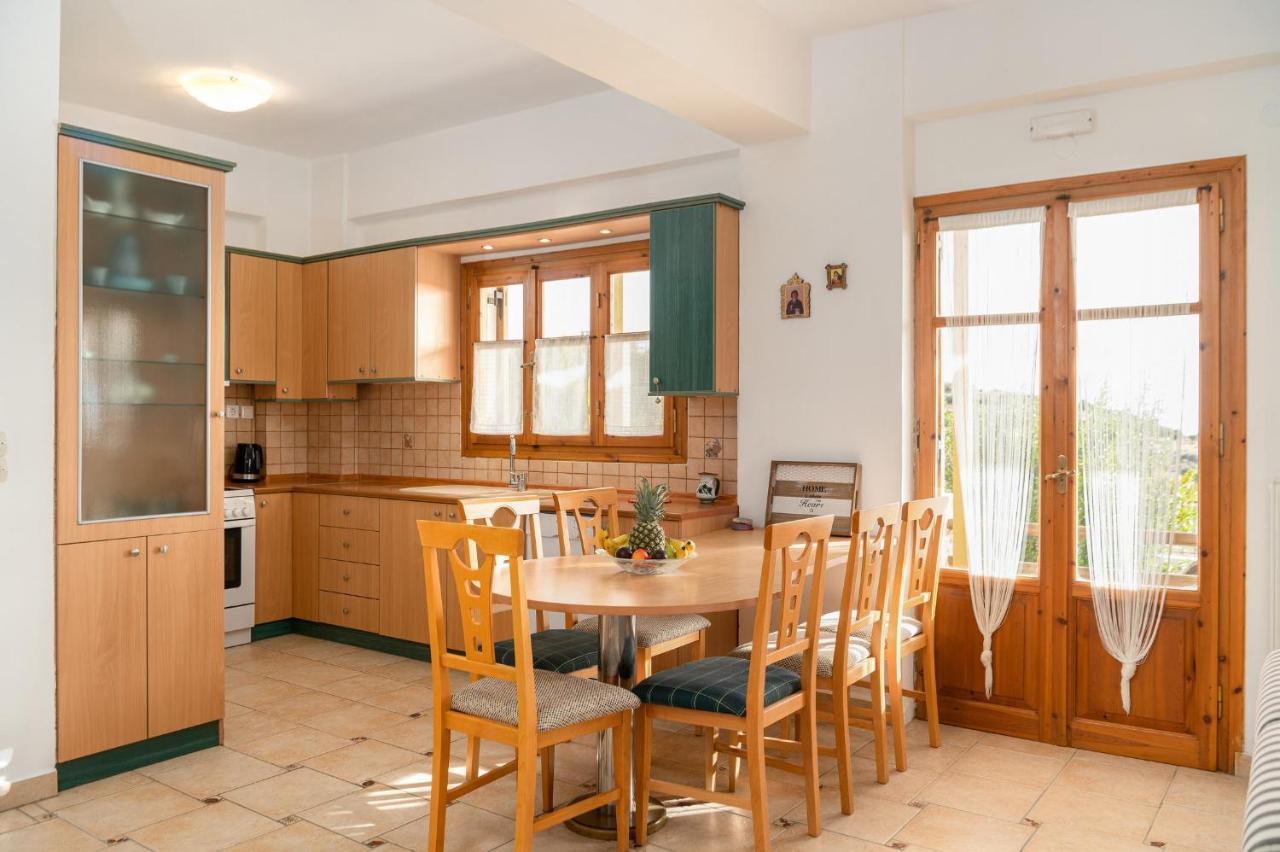Villas Alexandros Каламаки Екстериор снимка
