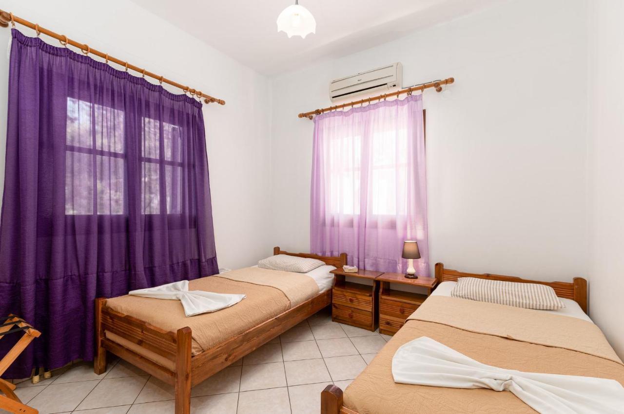 Villas Alexandros Каламаки Екстериор снимка