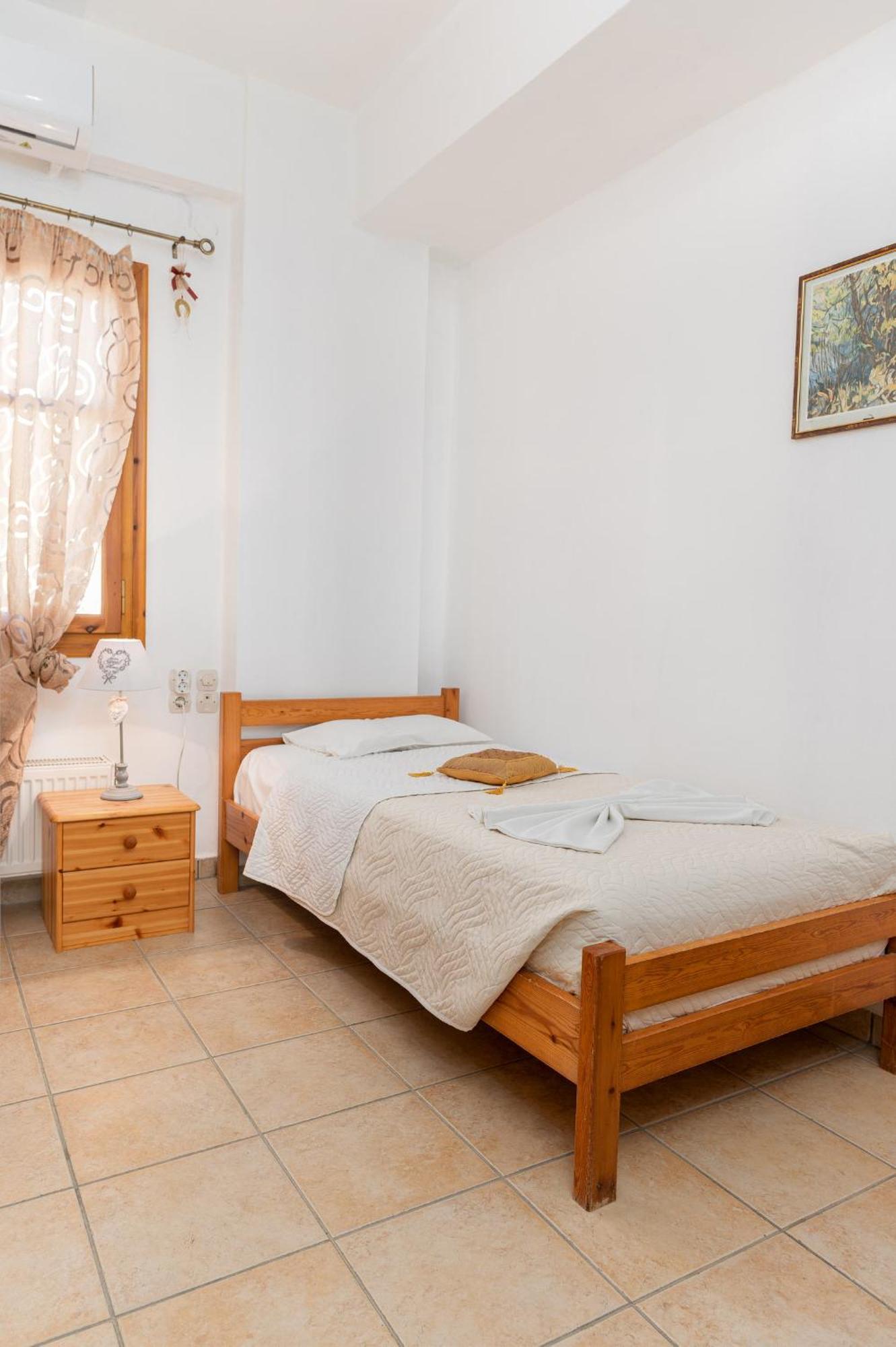 Villas Alexandros Каламаки Стая снимка