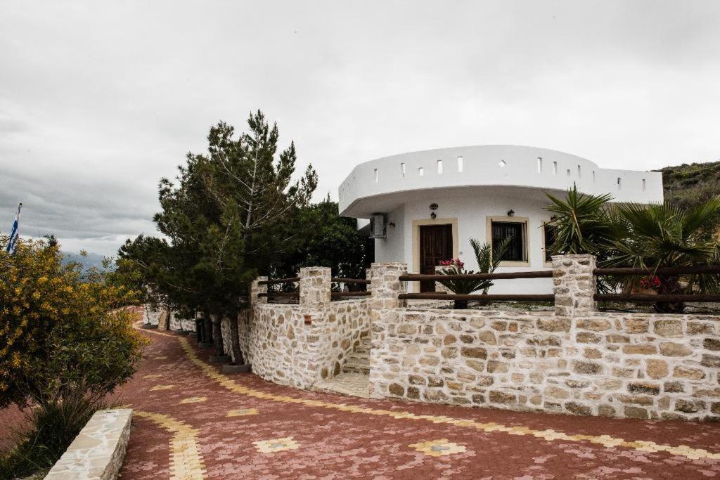 Villas Alexandros Каламаки Екстериор снимка