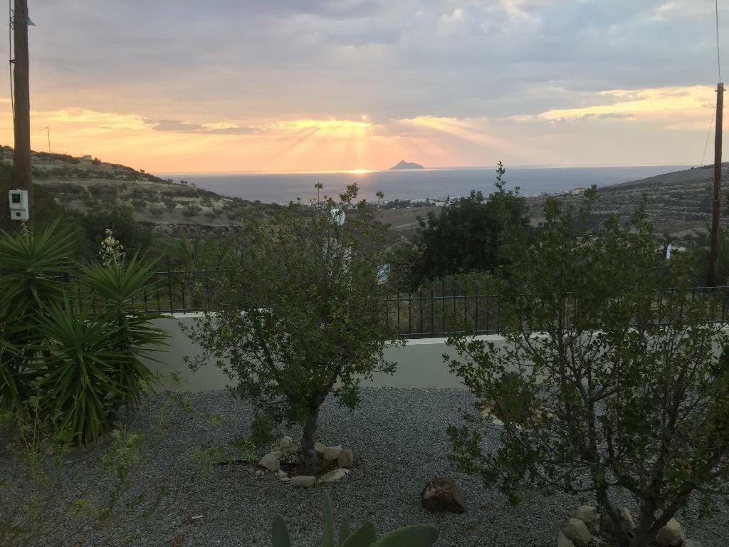 Villas Alexandros Каламаки Екстериор снимка